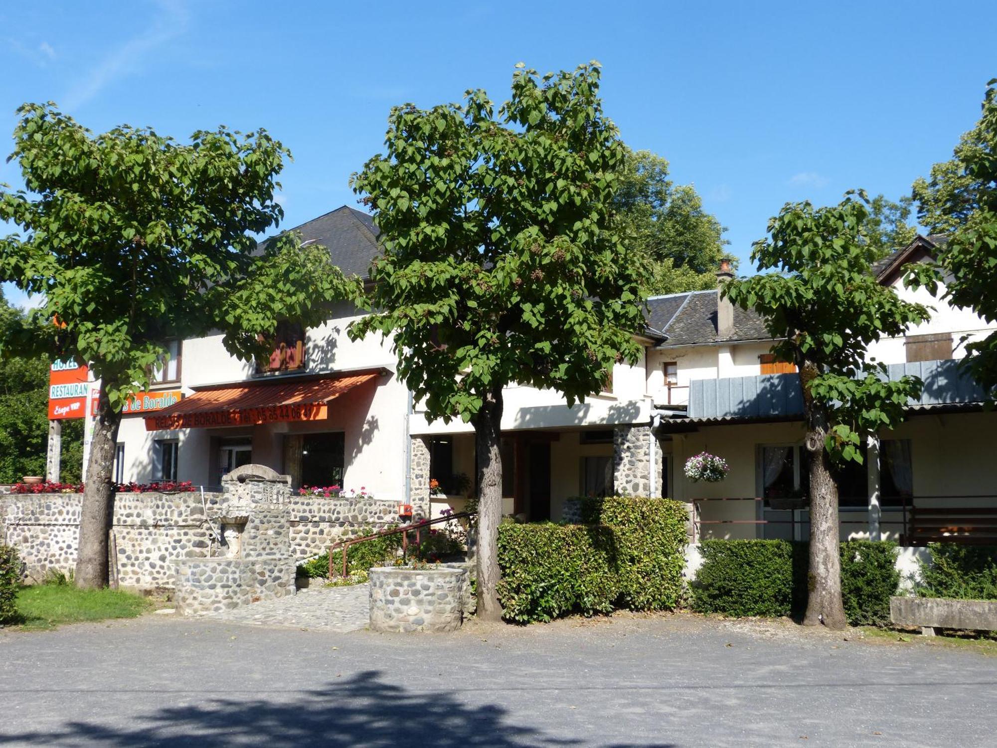 فندق Le Relais De Boralde اسباليون المظهر الخارجي الصورة